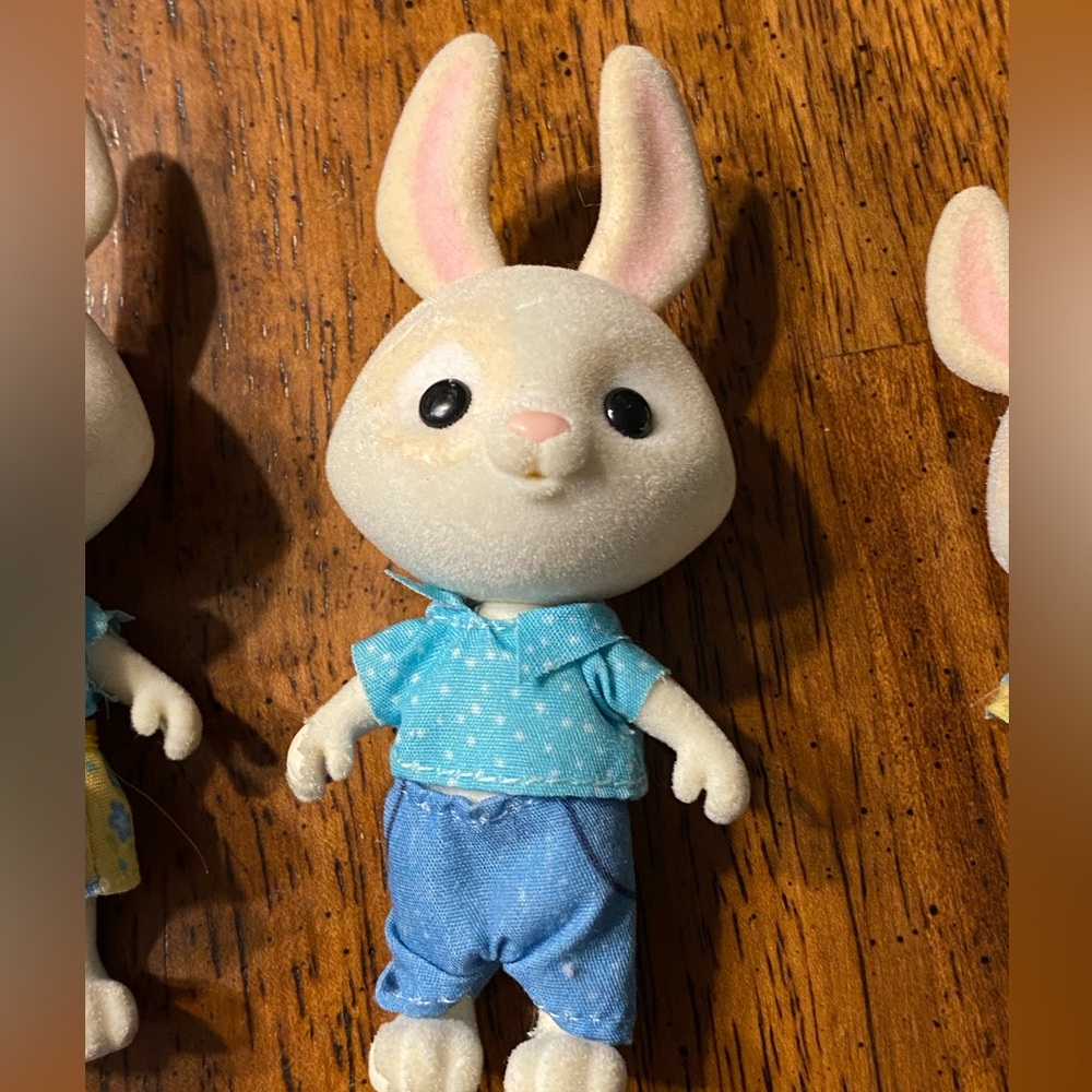 Honeybee acres. The Mcscampers rabbit family. Three members. - Picture 3 of 6